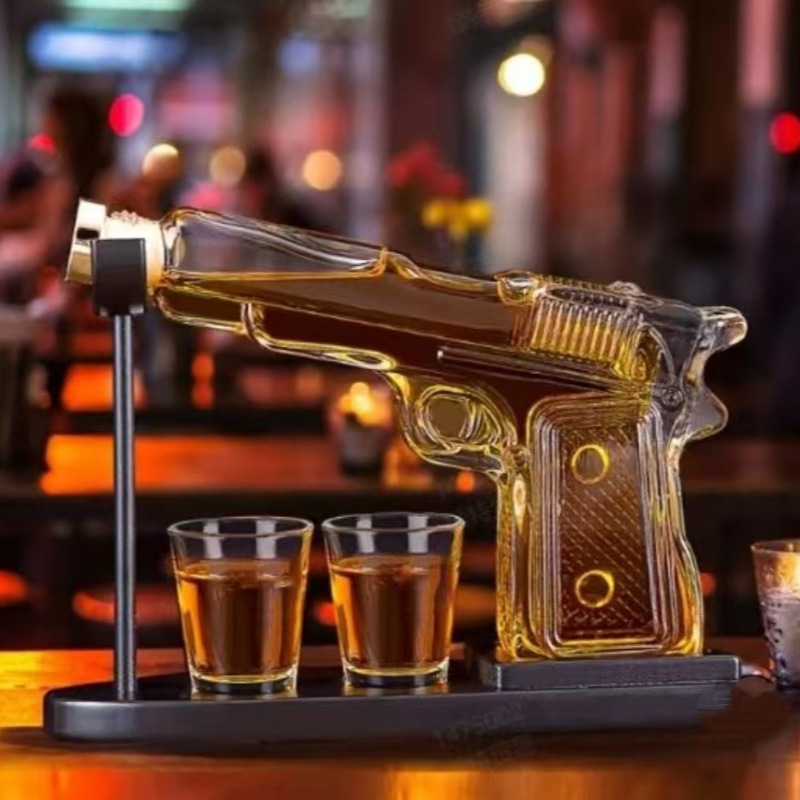 Sandhawk Glass Pistol Decanter - Glass Decanter Whiskey のレビューと価格