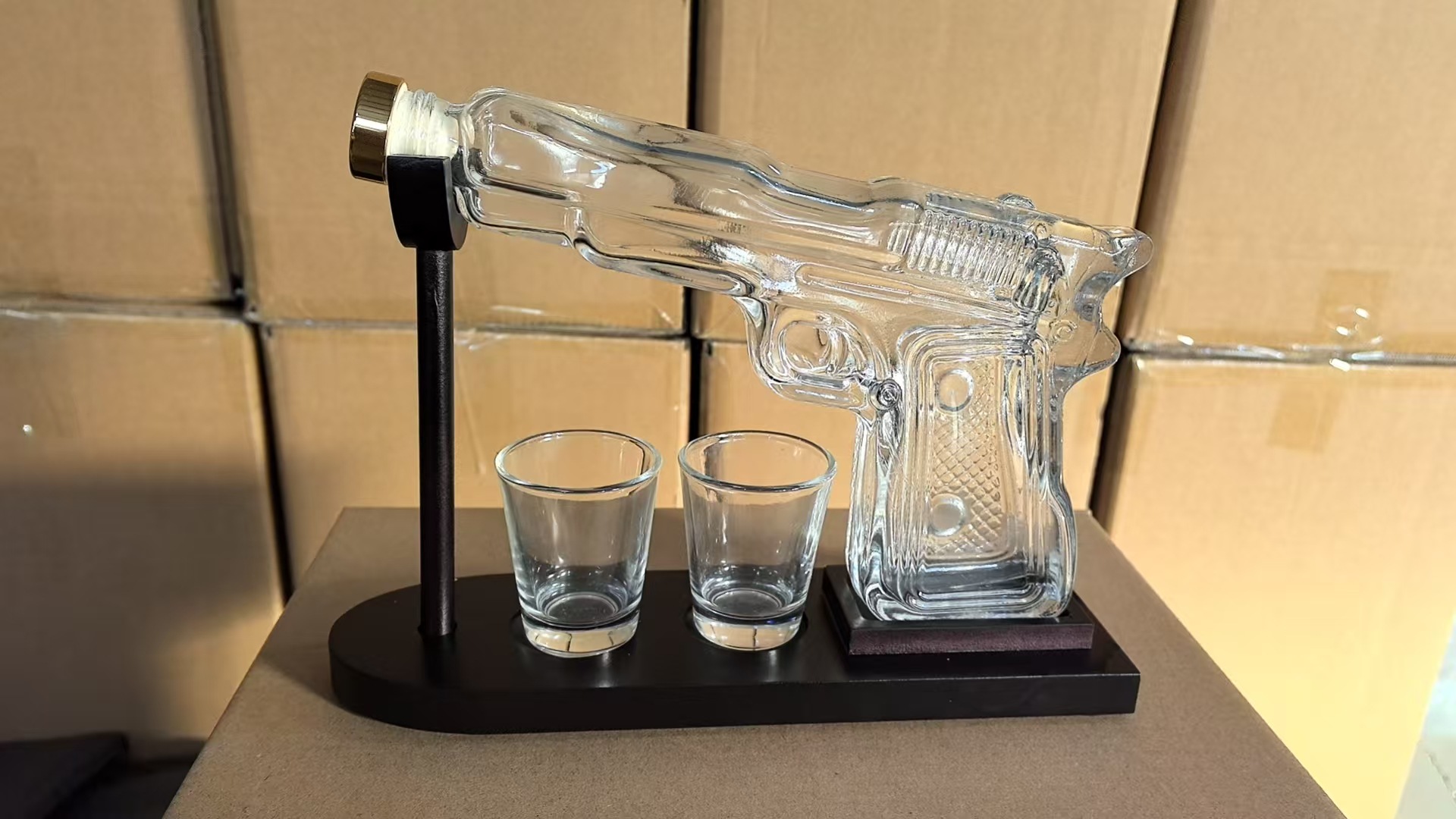 Sandhawk Glass Pistol Decanter - Glass Decanter Whiskey のレビューと価格