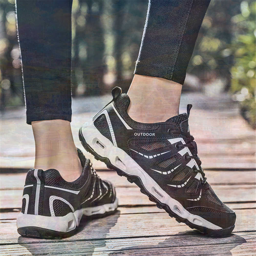 Sumer Round Tip Silver Sneaker - Luxury Lifestyle Of Celebrities のレビューと価格