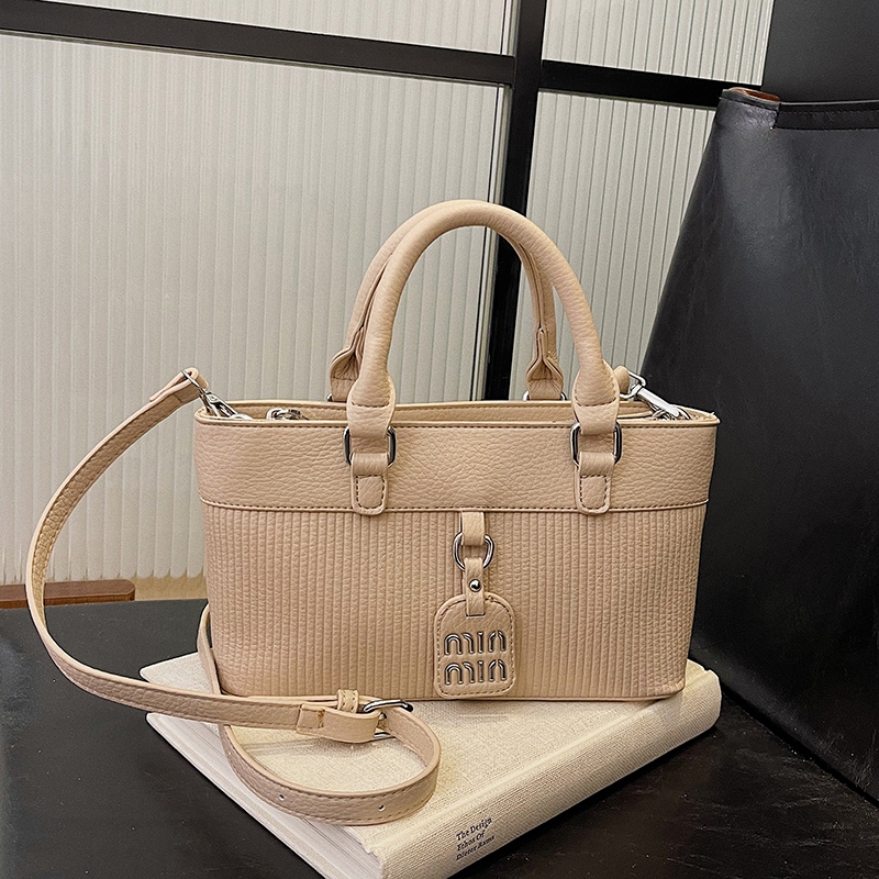 Luxury Women High End Leather  - Luxury Lifestyle Handbags のレビューと価格
