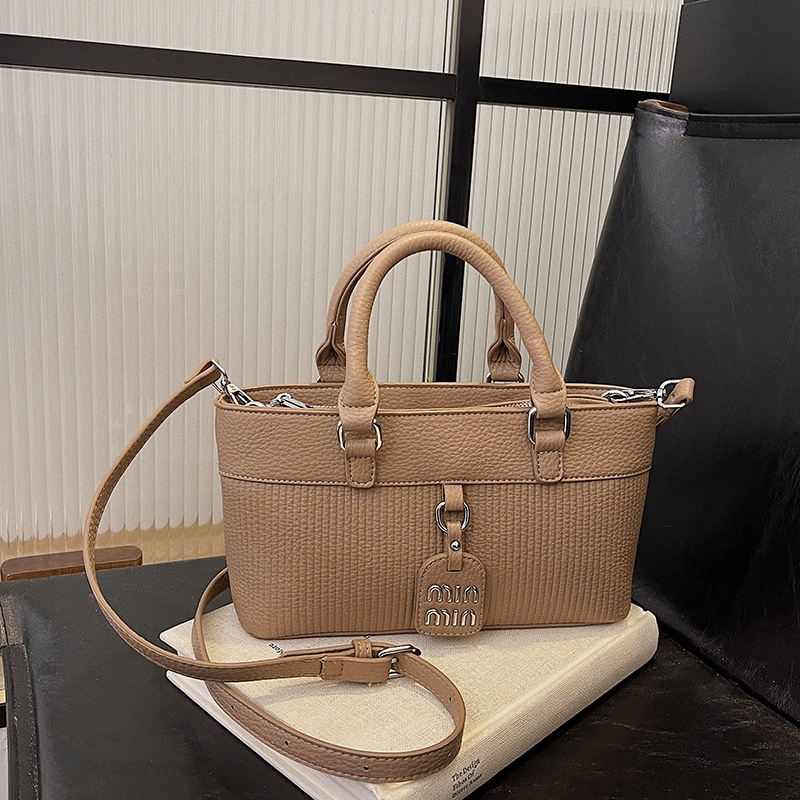 Luxury Women High End Leather  - Luxury Lifestyle Handbags のレビューと価格