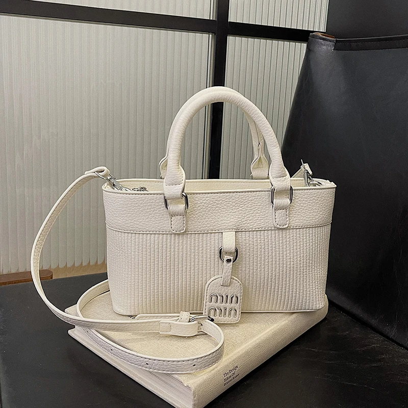 Luxury Women High End Leather  - Luxury Lifestyle Handbags のレビューと価格